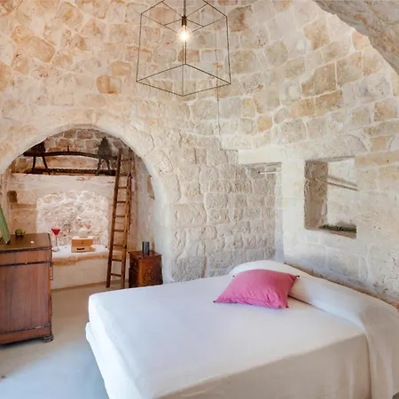 Trullo Delle Stelle With Private Остуни
